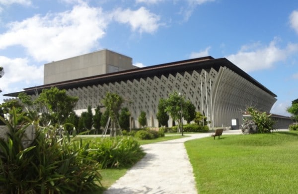 national-theater-3-600x391