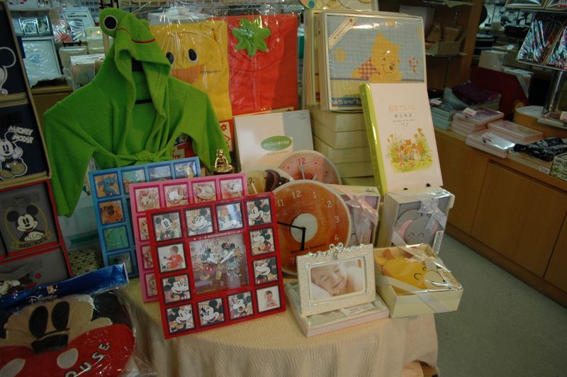 A-Price, other Nago gift shop and PWOC craft day 051