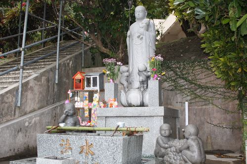 Start Off The New Year With A Temple Visit – Okinawa Hai