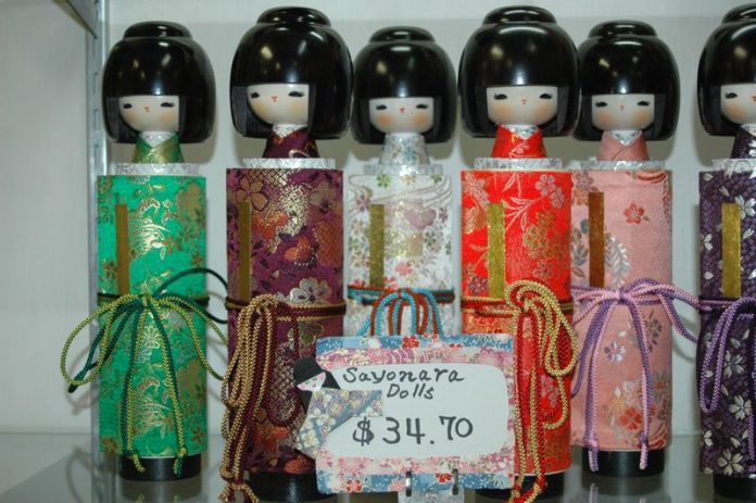 kokeshi scroll doll