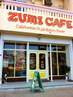 Zumi Cafe Exterior | Okinawa Hai