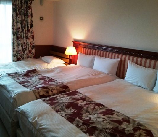 Seaside Hotel: The Beach l Okinawa Hai!