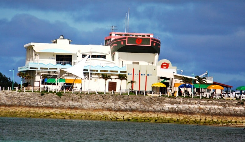 Windsurfing: Kaichu Doro, "The Red Bridge" l Okinawa Hai!