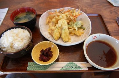 Igokochiya Izakaya in Yaka l Okinawa Hai!