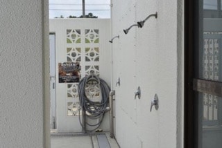 outdoor shower area, Torii Station Swimming Pool